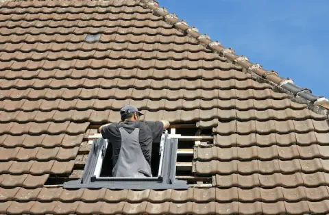 Pose de velux - Saint-Martin la Méanne